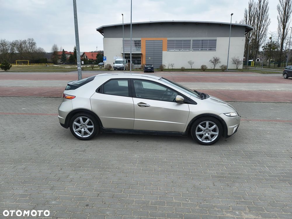 Honda Civic 1.8 Sport - 12