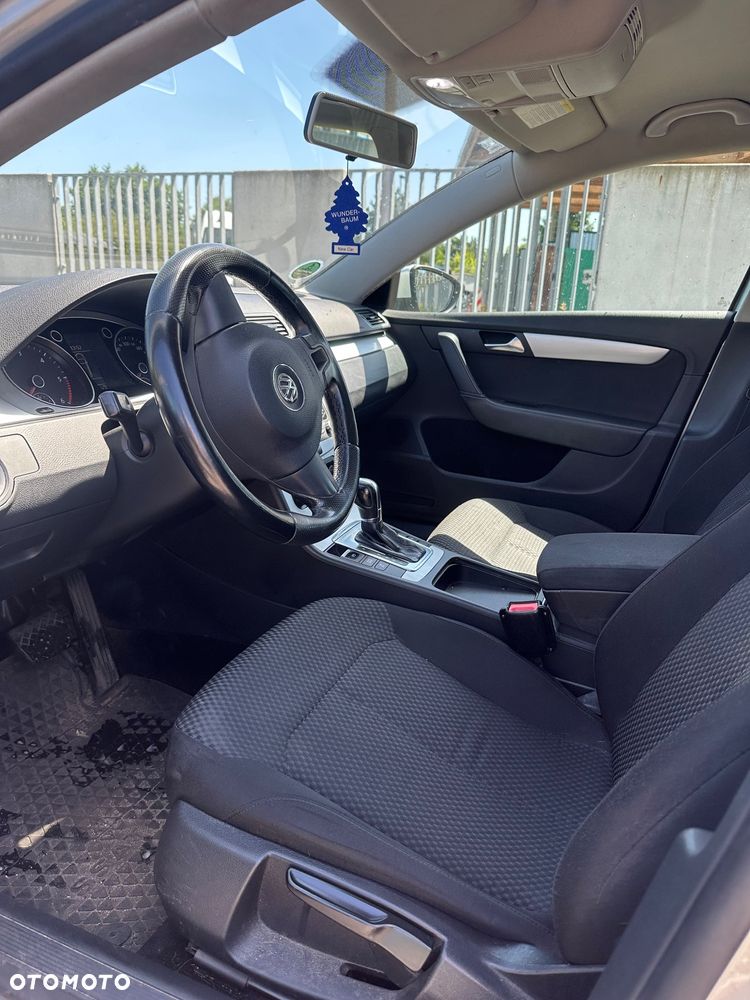 Volkswagen Passat 2.0 TDI Comfortline DSG - 6