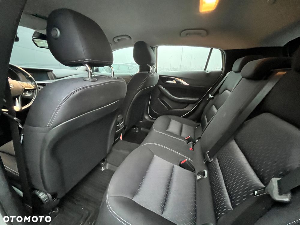 Infiniti Q30 1.6t Premium 7DCT - 10