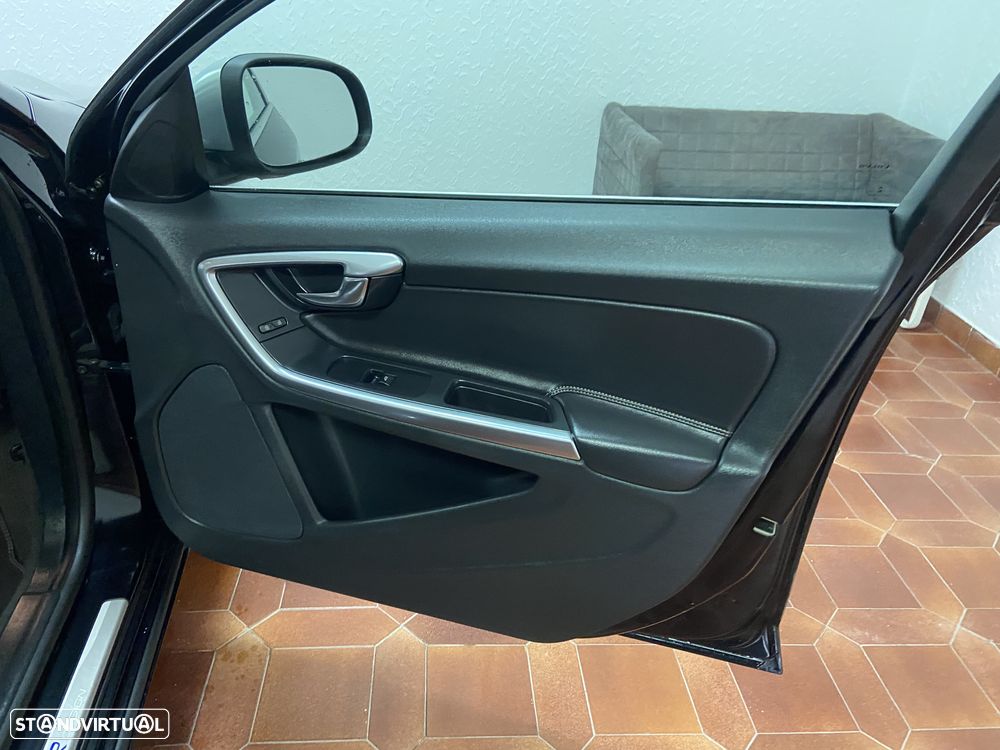 Volvo S60 2.0 D4 R-Design - 11