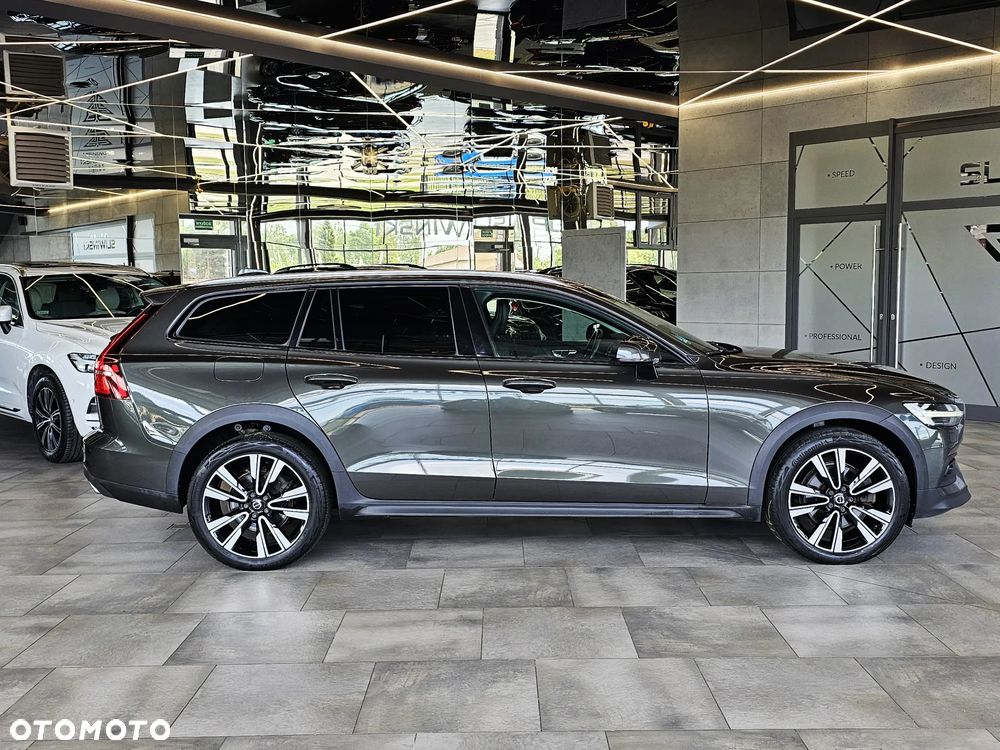 Volvo V60 Cross Country B4 D AWD Geartronic - 11