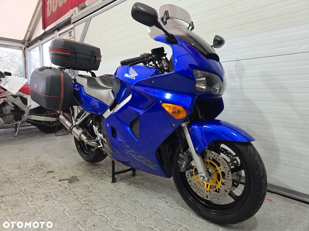 Honda VFR - 10