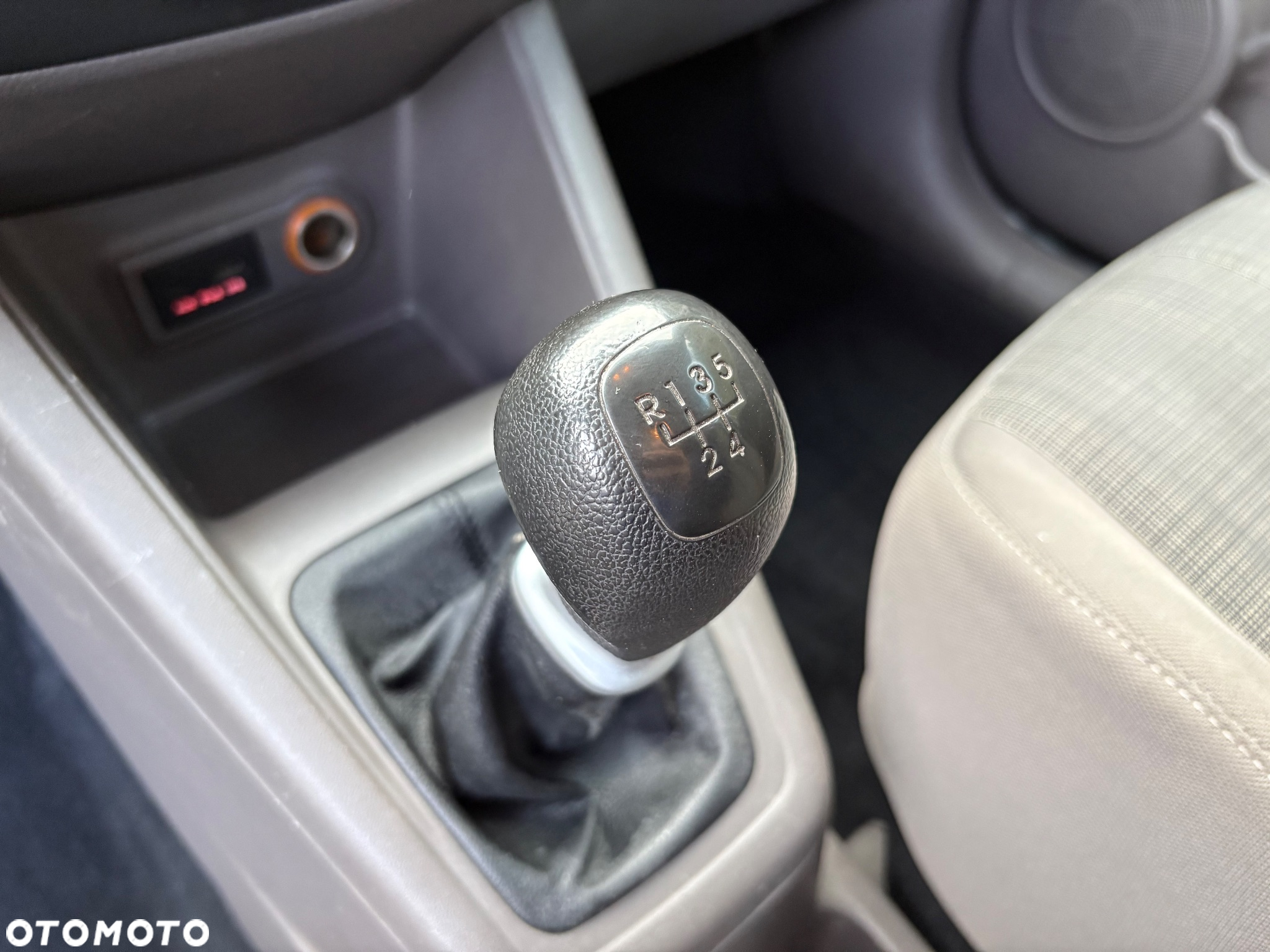 Kia Venga - 11