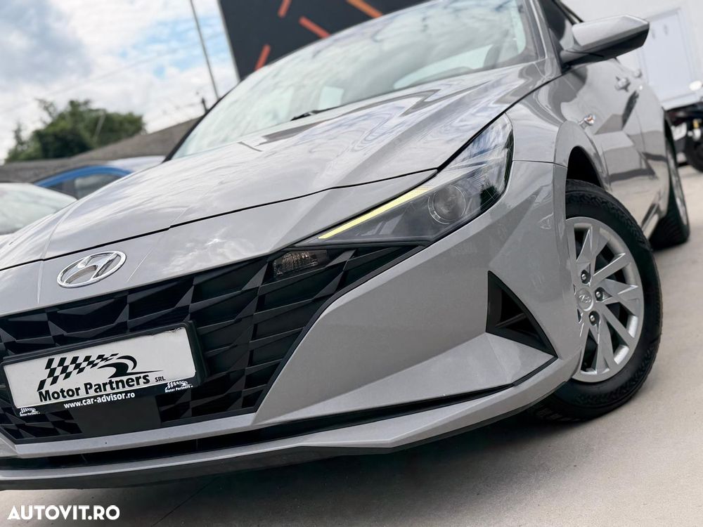 Hyundai Elantra 1.6 l 123 CP 6MT Comfort - 12