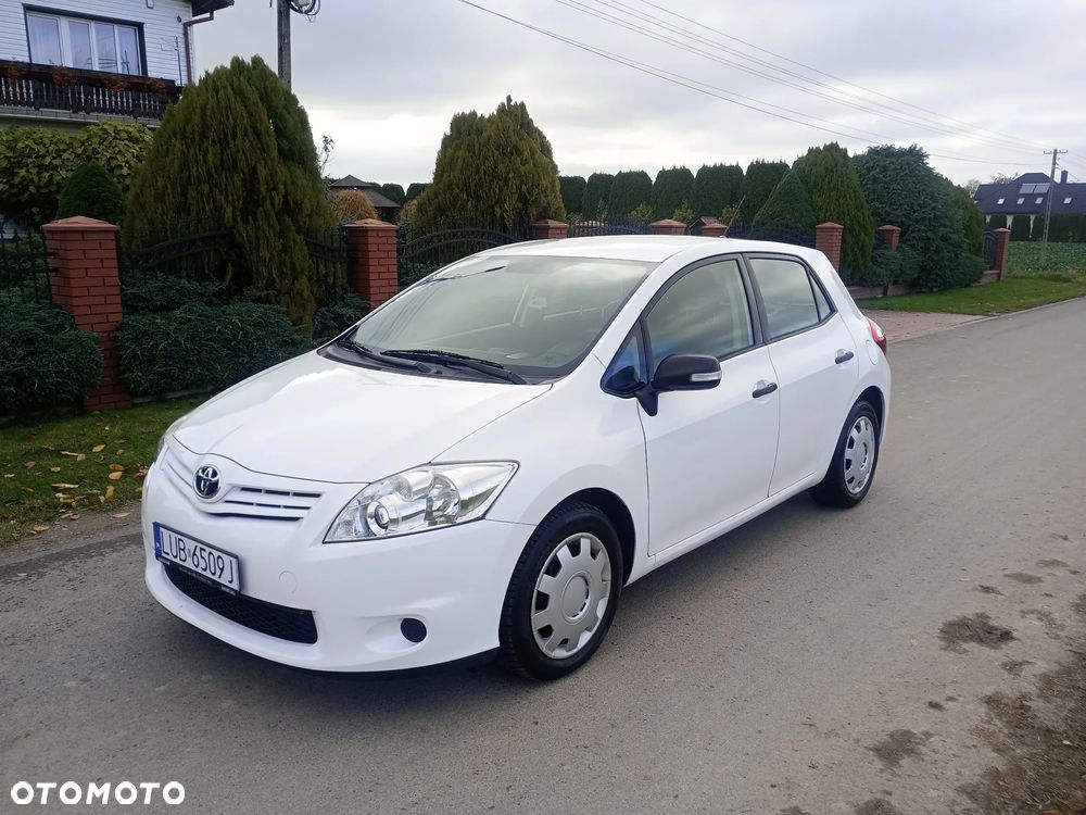 Toyota Auris - 2