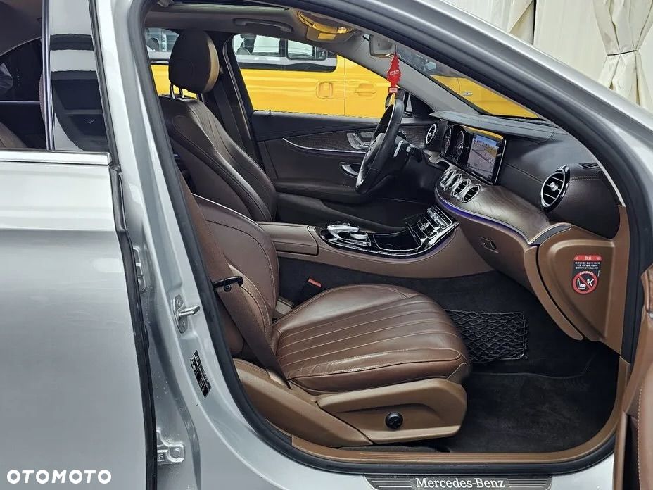 Mercedes-Benz Klasa E 220 d 4-Matic Business Edition 9G-TRONIC - 12