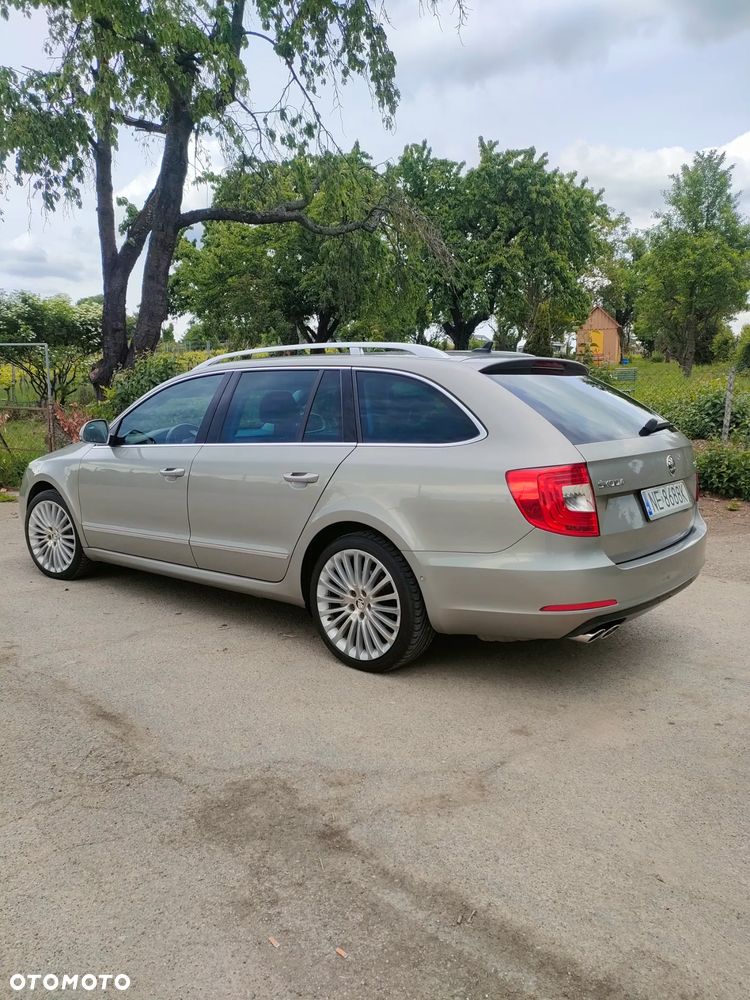 Skoda Superb 2.0 TDI DSG L&K - 11