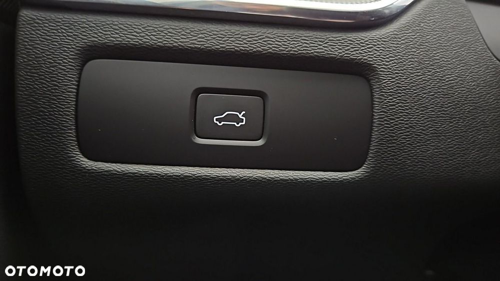 Volvo XC 60 B5 B AWD Plus Dark - 18