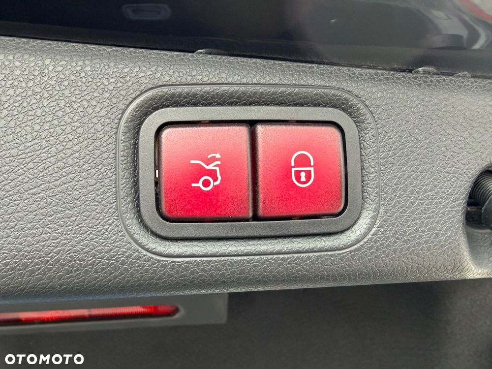 Mercedes-Benz Klasa E AMG 63 S 4-Matic+ - 22