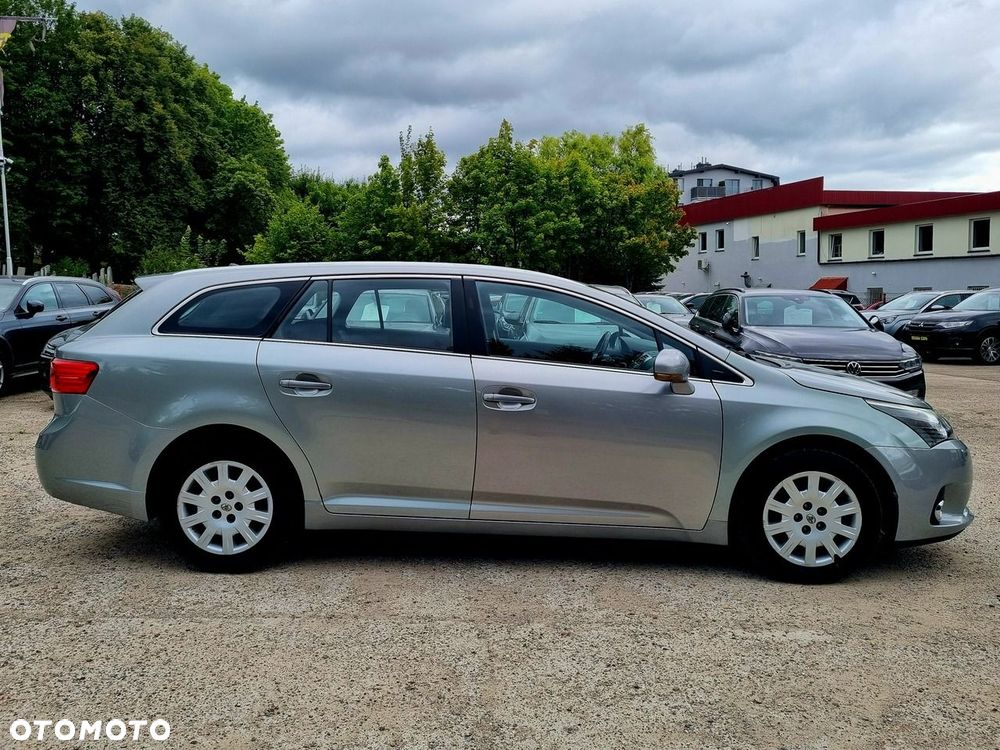 Toyota Avensis 1.8 Selection - 4