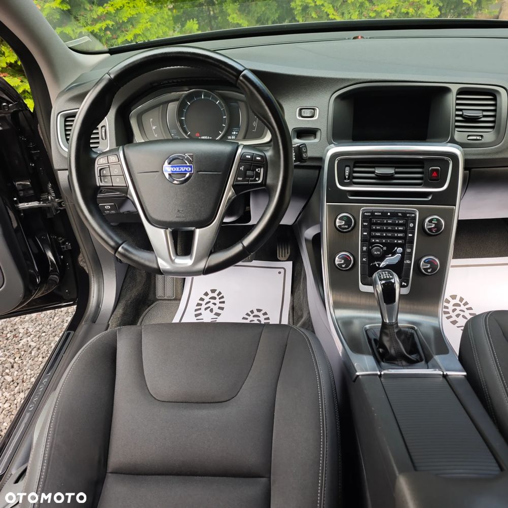 Volvo V60 D4 Momentum - 16