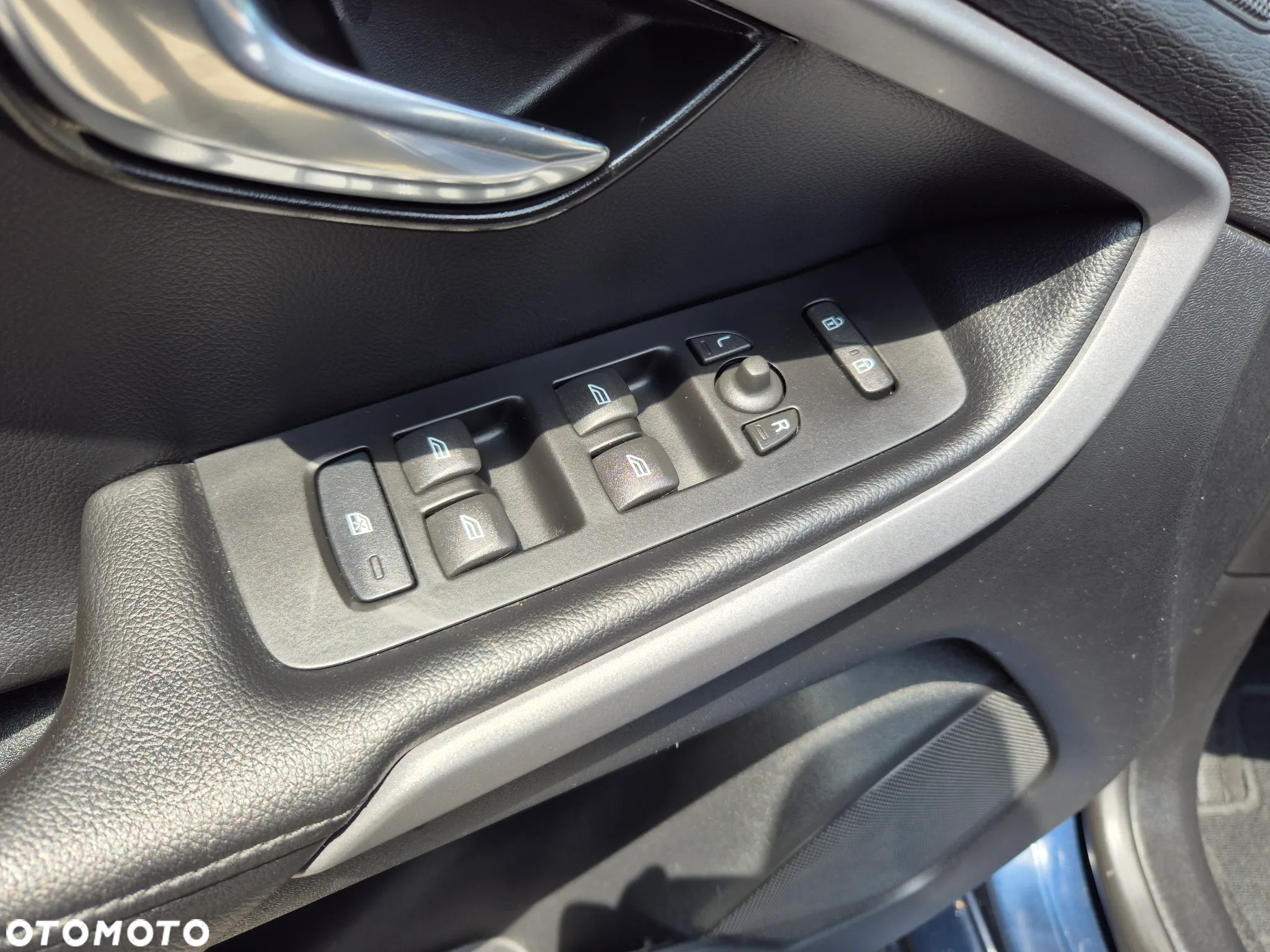 Volvo V40 D2 Momentum - 22