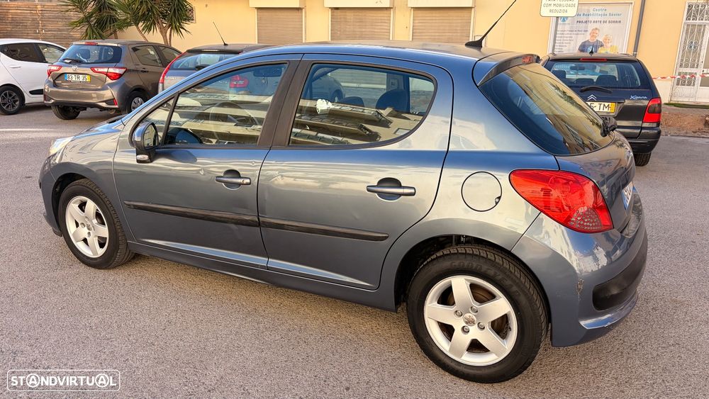 Peugeot 207 - 2