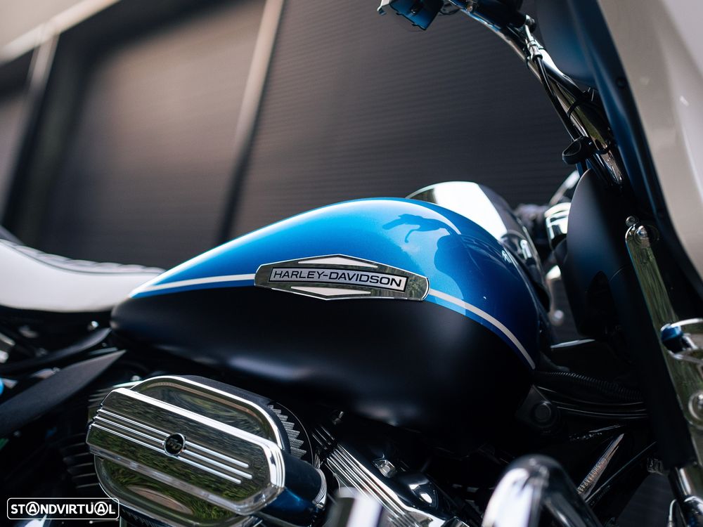 Harley-Davidson FLH ELECTRA GLIDE® REVIVAL™ - 20