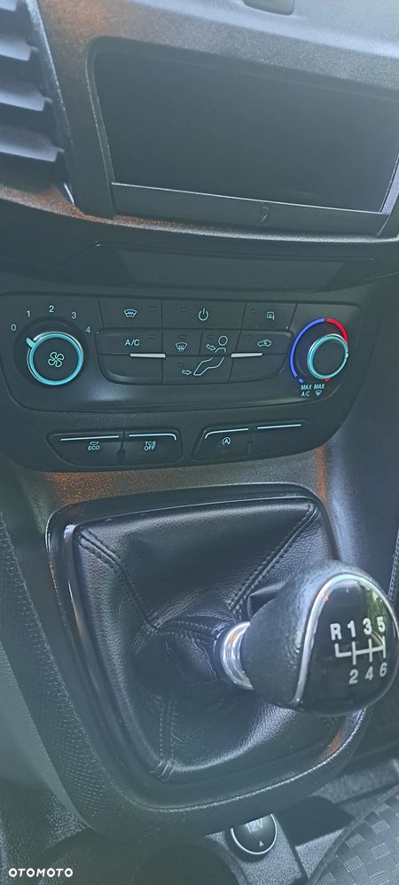 Ford Transit Connect - 22