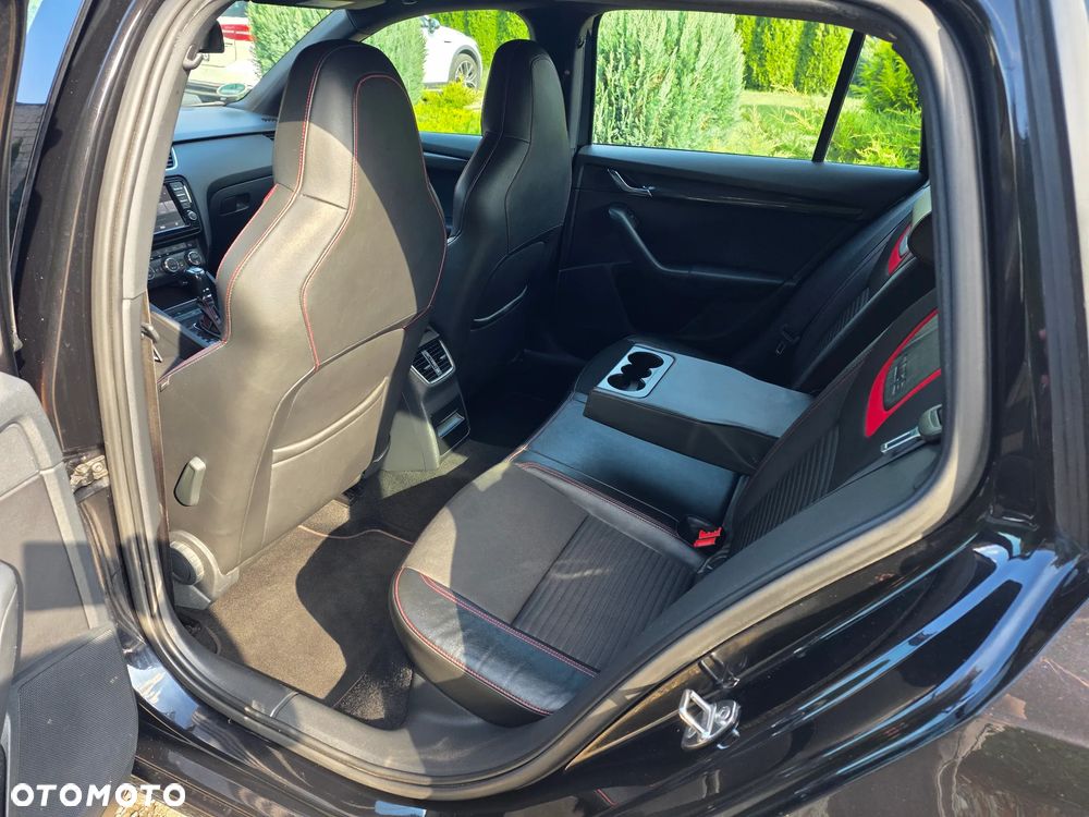 Skoda Octavia 2.0 TDI DSG RS - 19