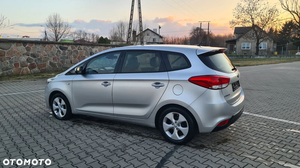 Kia Carens 1.7 CRDi L 7os - 9