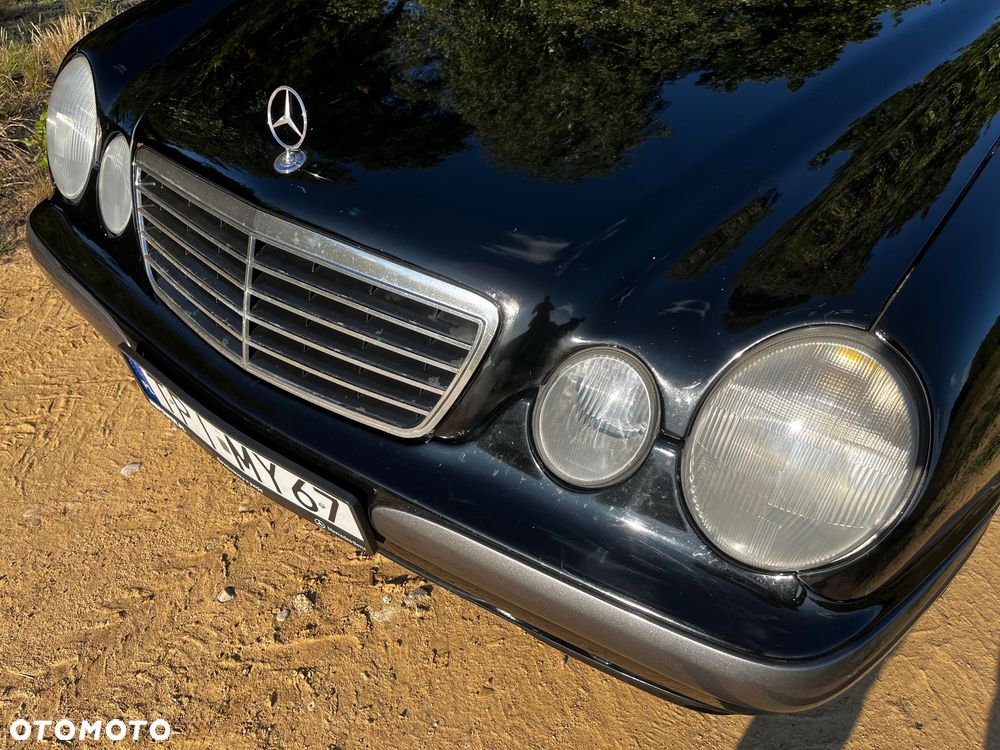 Mercedes-Benz Klasa E 200 T Classic - 25