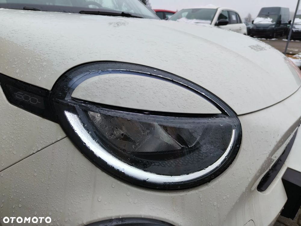 Fiat 600 1.2 Turbo La Prima eDCT - 4