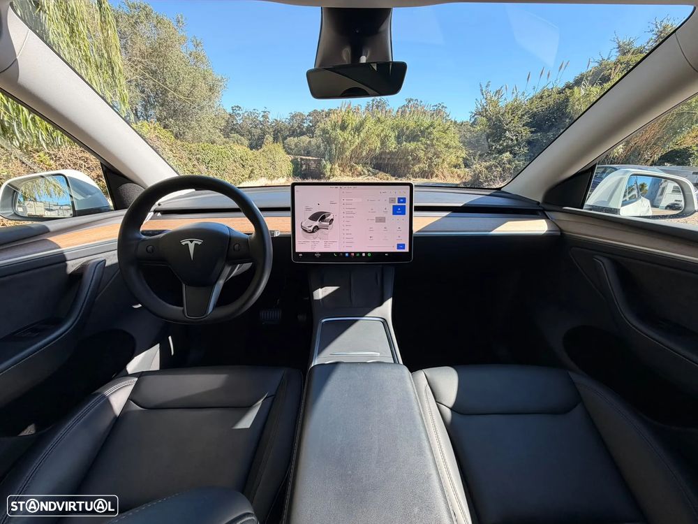 Tesla Model Y Long Range Dual Motor AWD - 23
