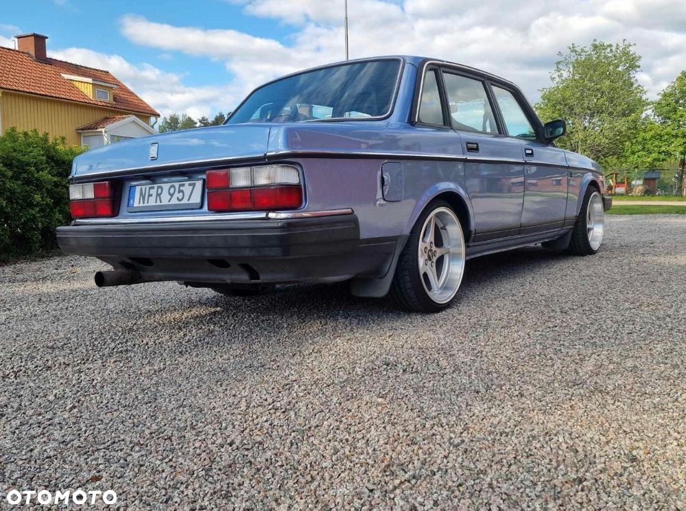 Volvo Seria 200 - 10