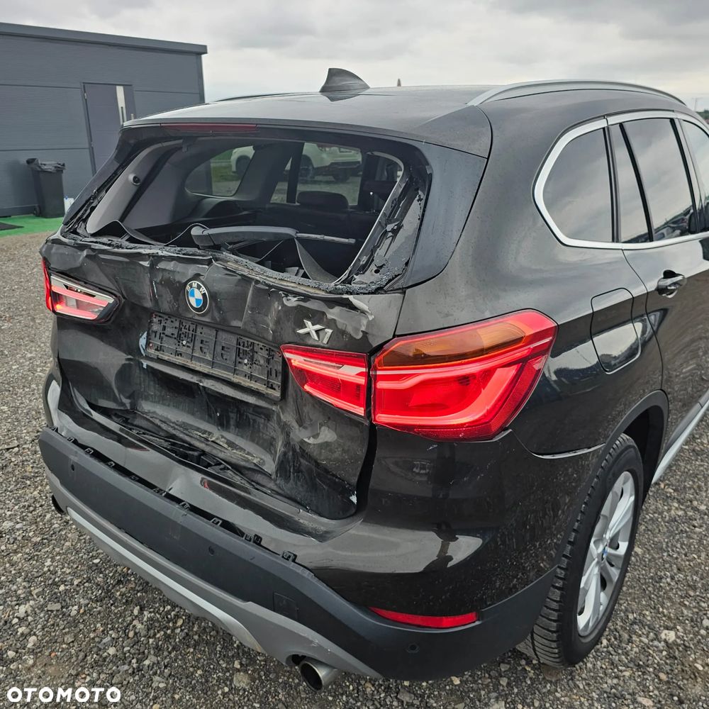BMW X1 xDrive20i Sport Line - 10