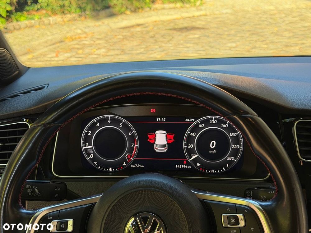 Volkswagen Golf - 9