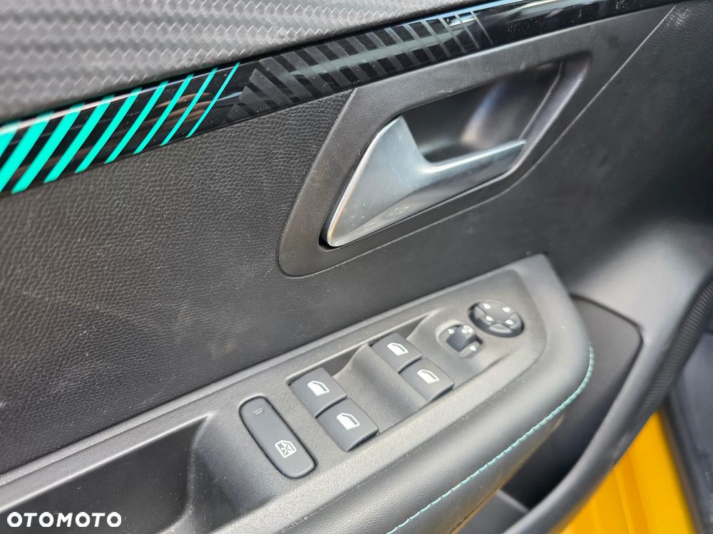 Peugeot 208 PureTech 100 EAT8 Allure - 21