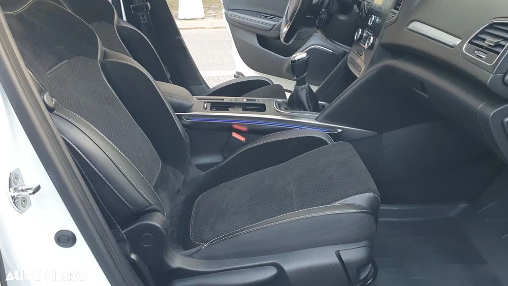 Renault Megane BLUE dCi 115 Techno - 9