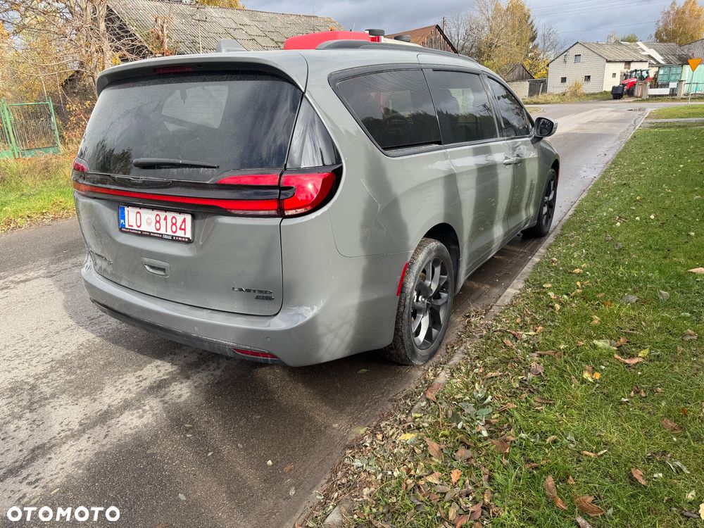 Chrysler Pacifica - 3