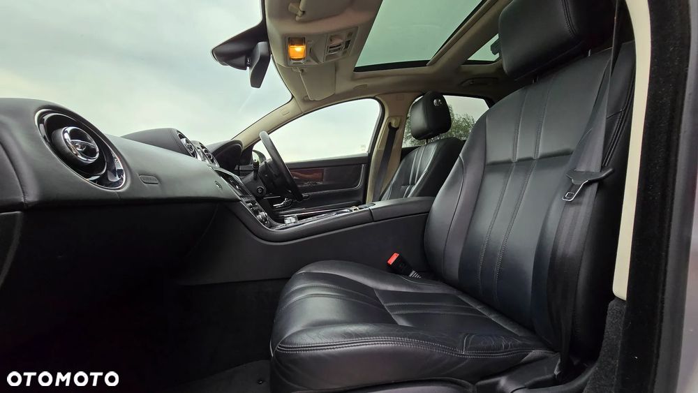 Jaguar XJ 3.0 D V6 Luxury - 16