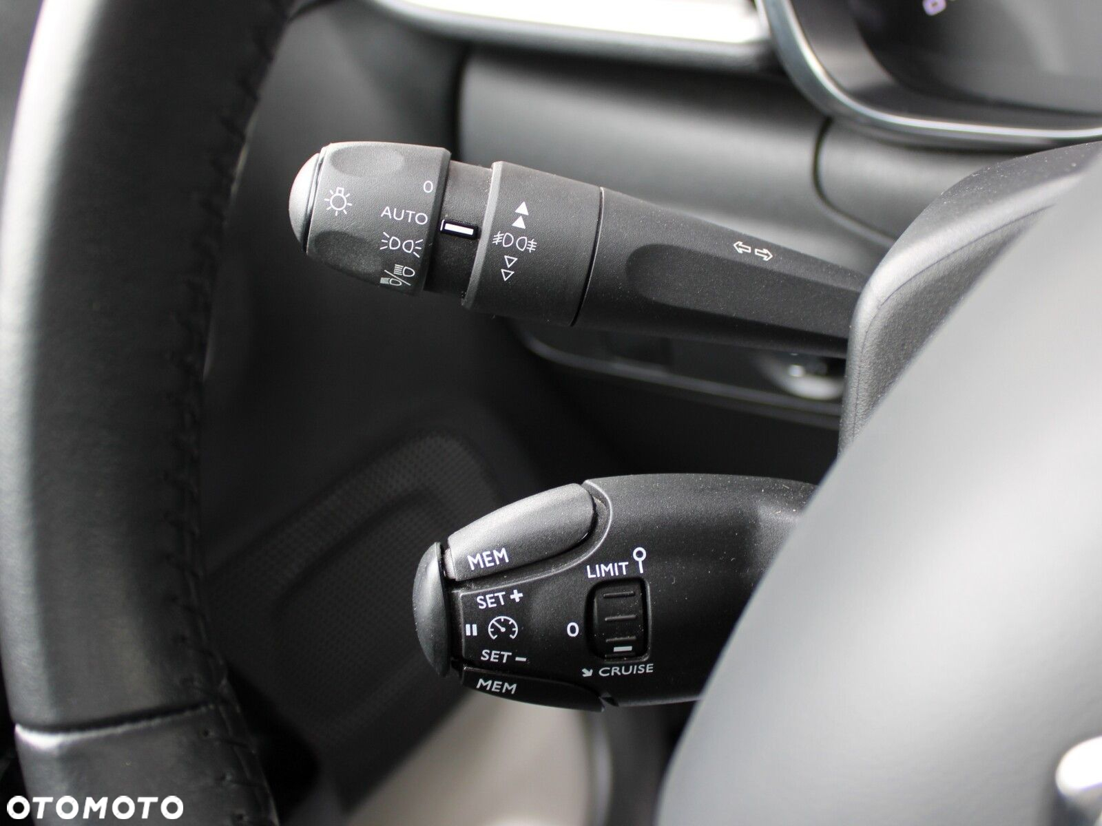 Citroën C3 1.2 PureTech Shine - 25