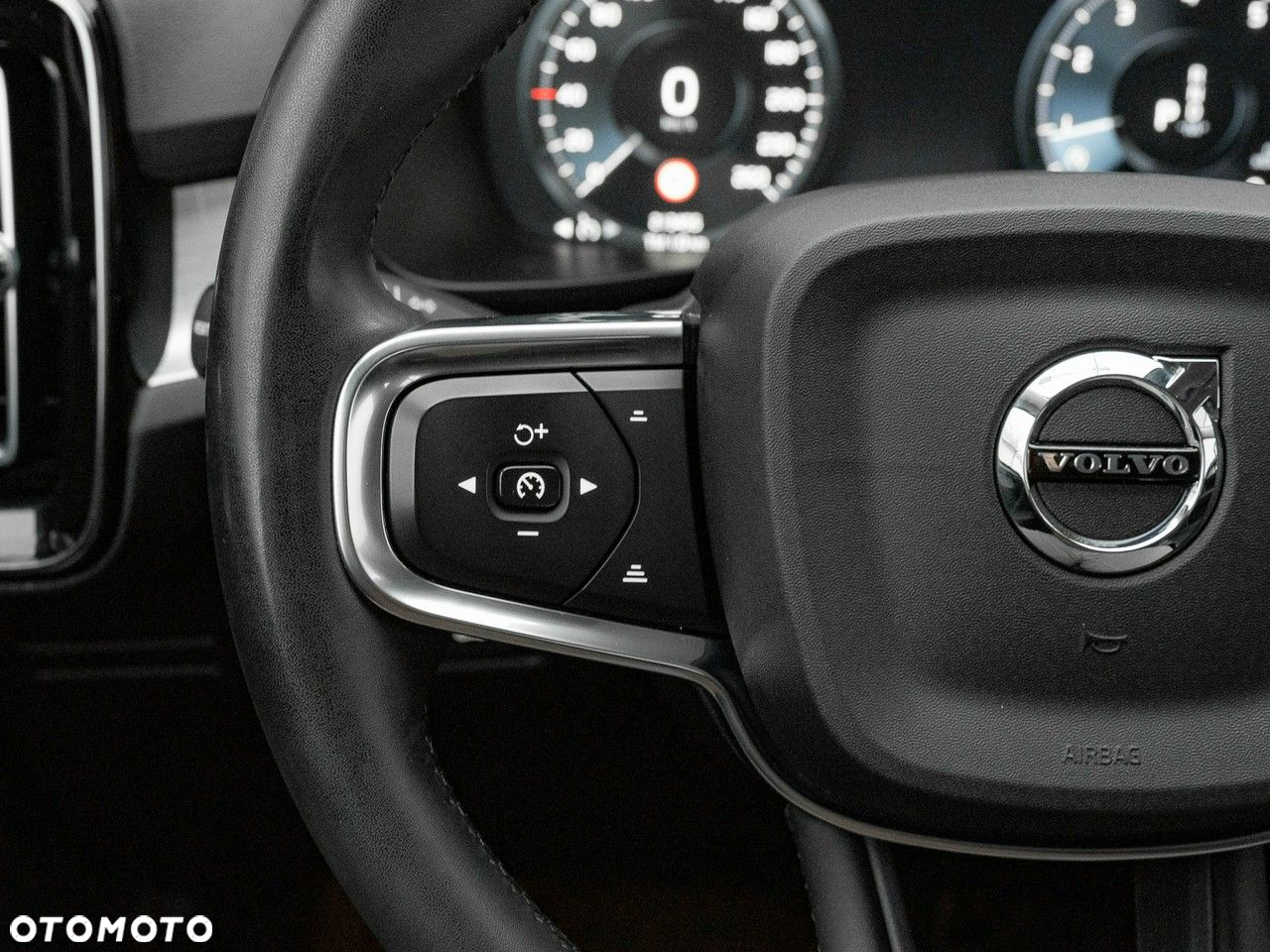 Volvo XC 40 T3 Momentum Pro - 19