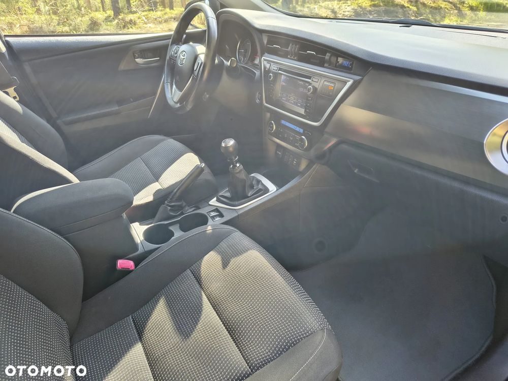Toyota Auris 2.0 D-4D Executive - 18