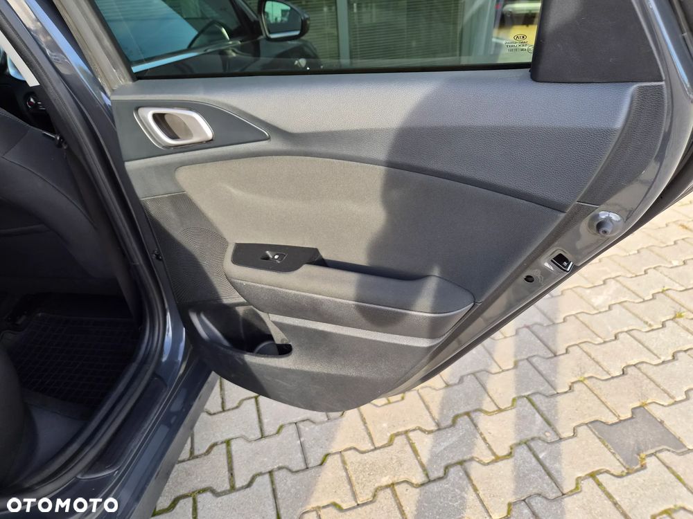 Kia Ceed 1.4 T-GDI L Business Line - 34