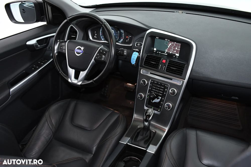 Volvo XC 60 D4 Geartronic Summum - 4