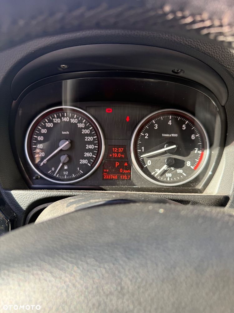 BMW Seria 3 325i - 6