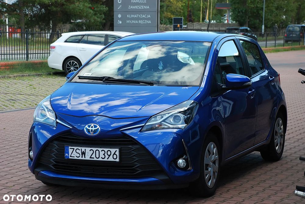 Toyota Yaris Hybrid 100 Life - 2