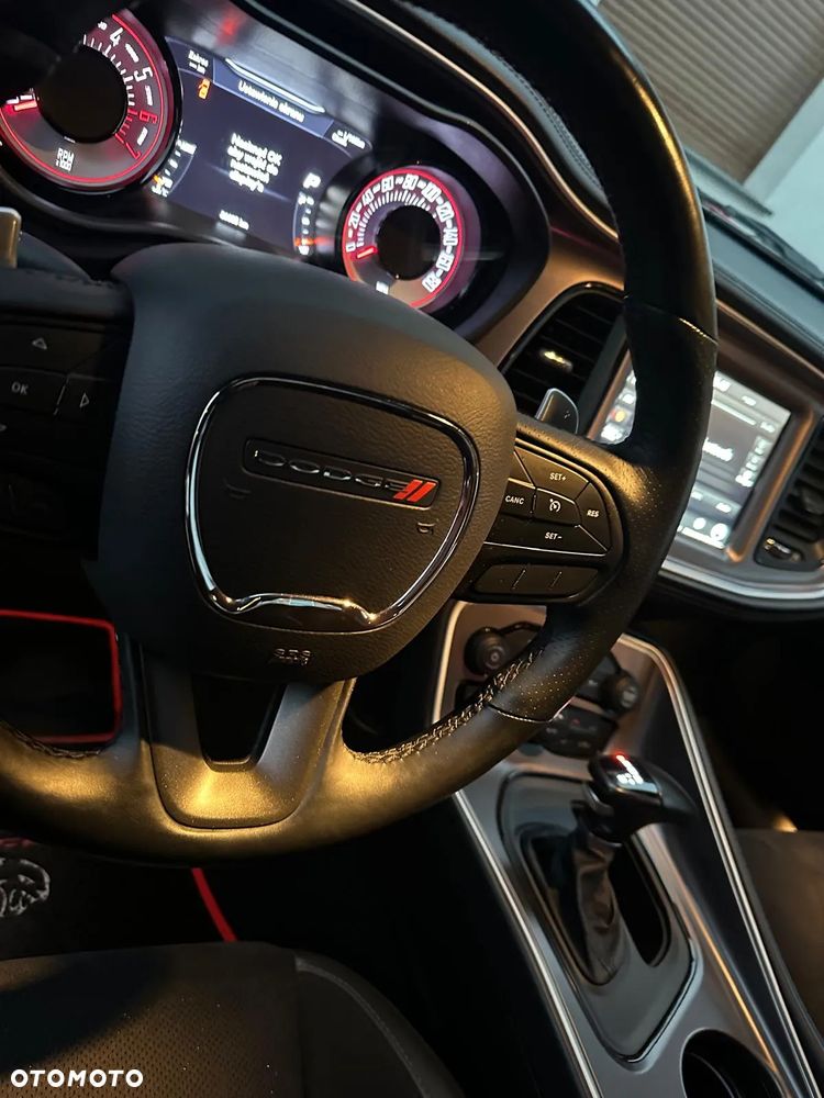 Dodge Challenger 6.4 Scat Pack - 7