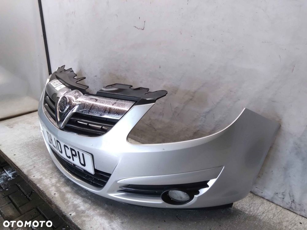 ^ ZDERZAK PRZÓD PRZEDNI OPEL CORSA D Z157 SREBRNY HALOGENY - 2