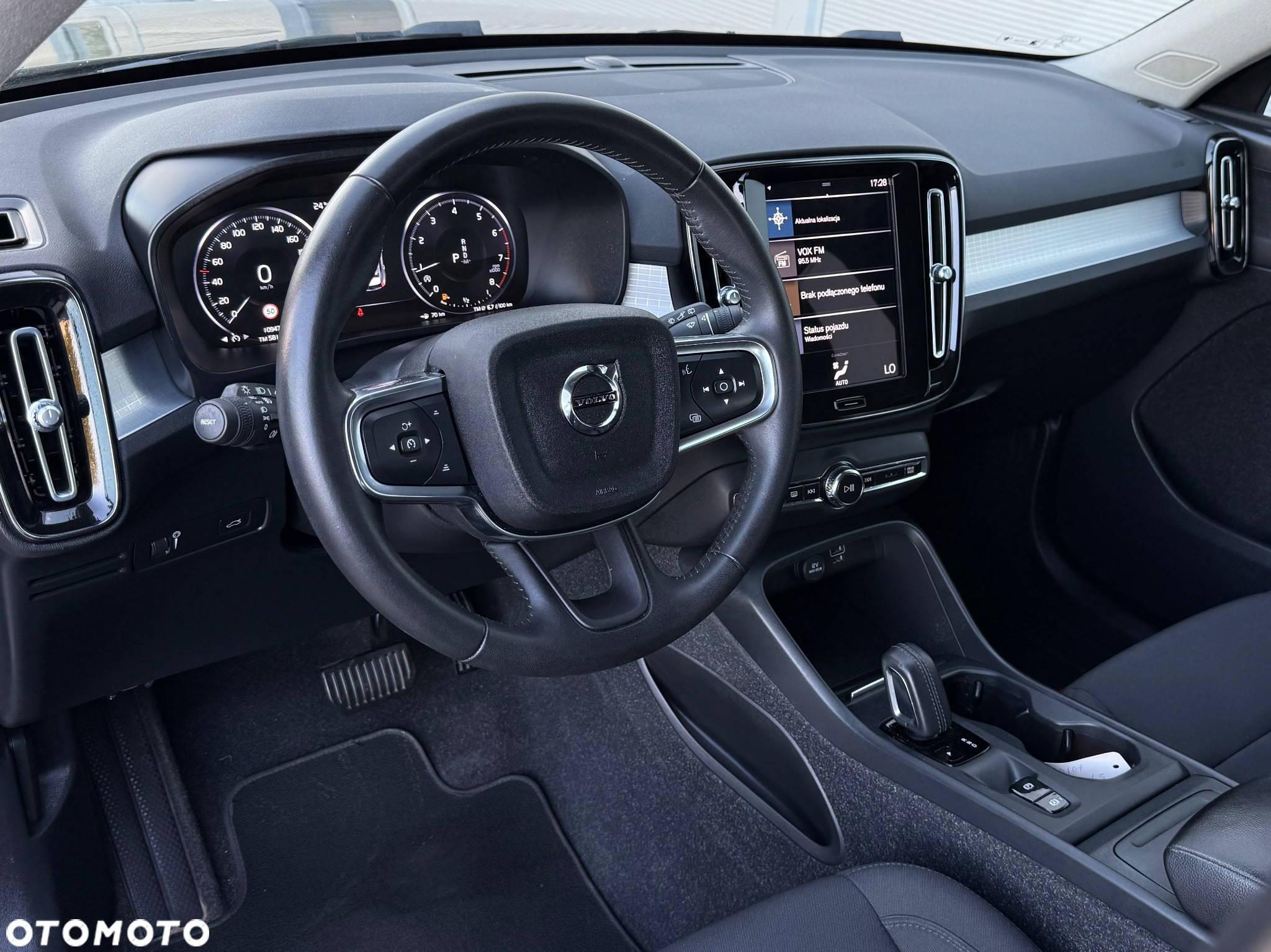 Volvo XC 40 T3 Geartronic Momentum Pro - 16