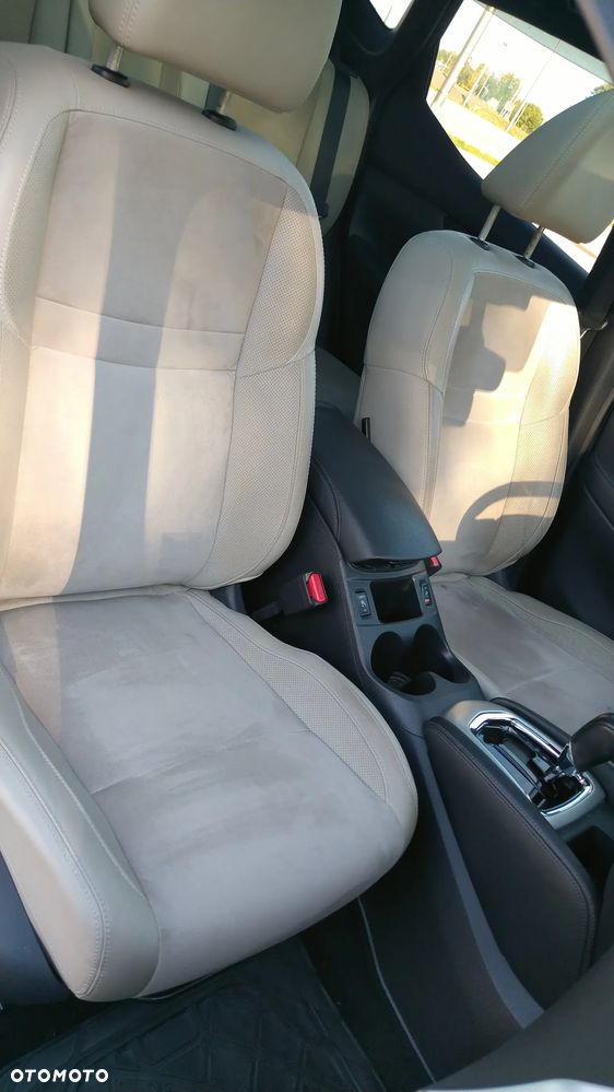 Nissan Qashqai 1.6 dCi Xtronic TEKNA+ - 26