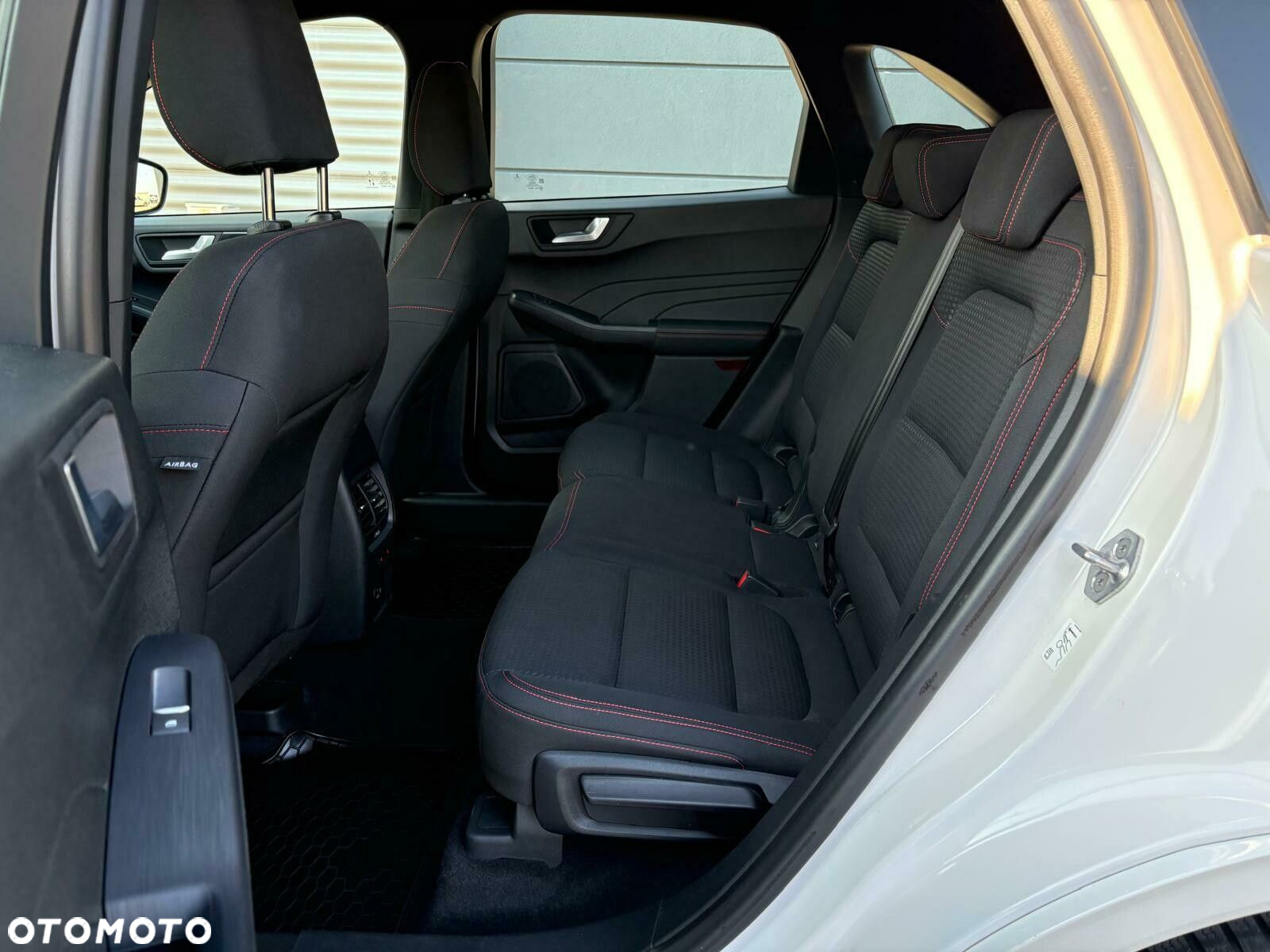Ford Kuga 1.5 EcoBoost FWD ST-Line - 8