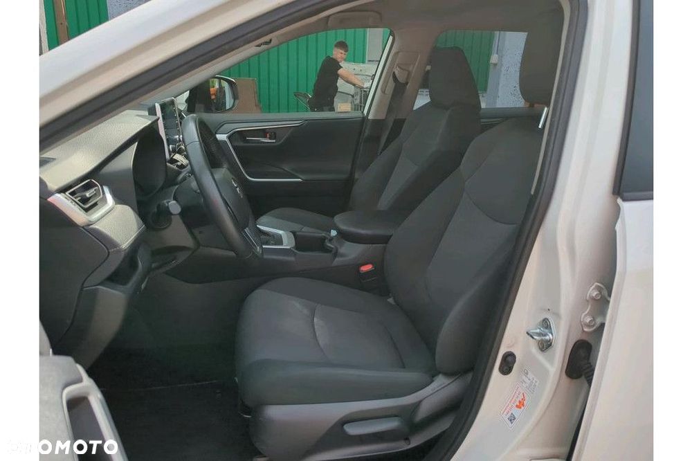 Toyota RAV4 - 5