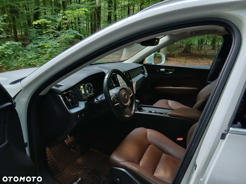 Volvo XC 60 T6 AWD Geartronic Momentum - 12