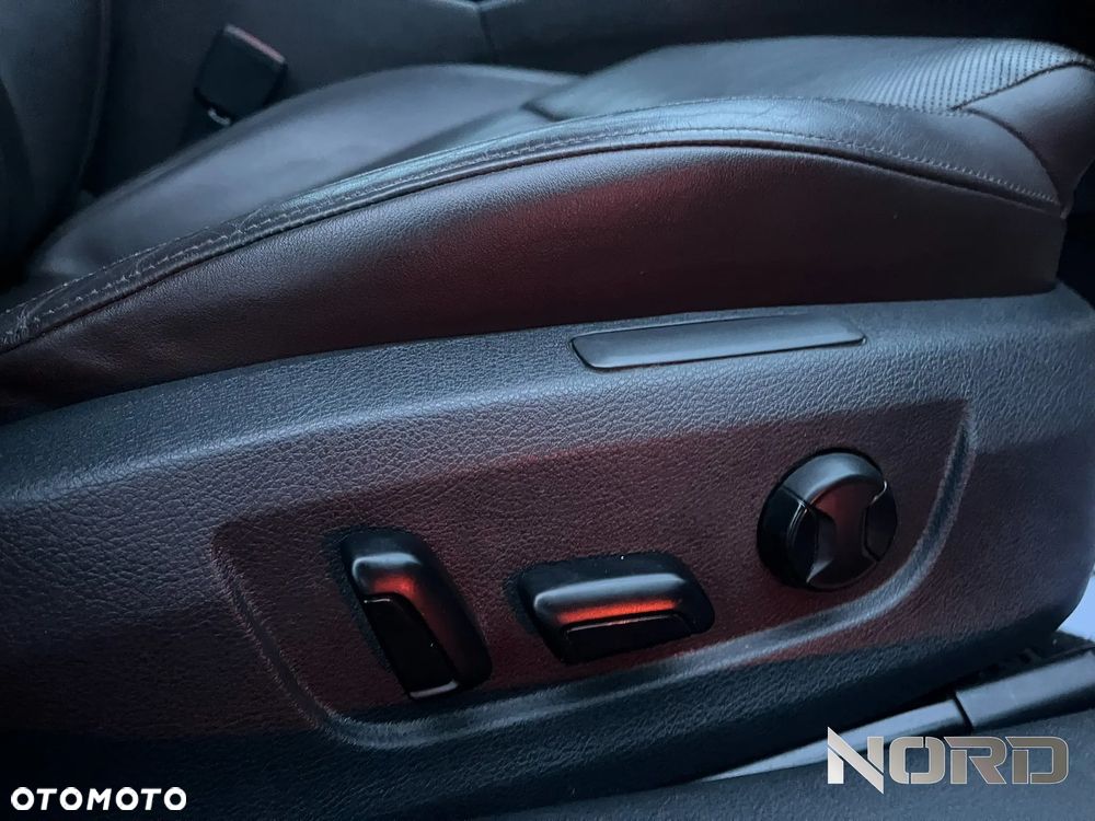 Skoda Superb 2.0 TDI 4x4 L&K - 17