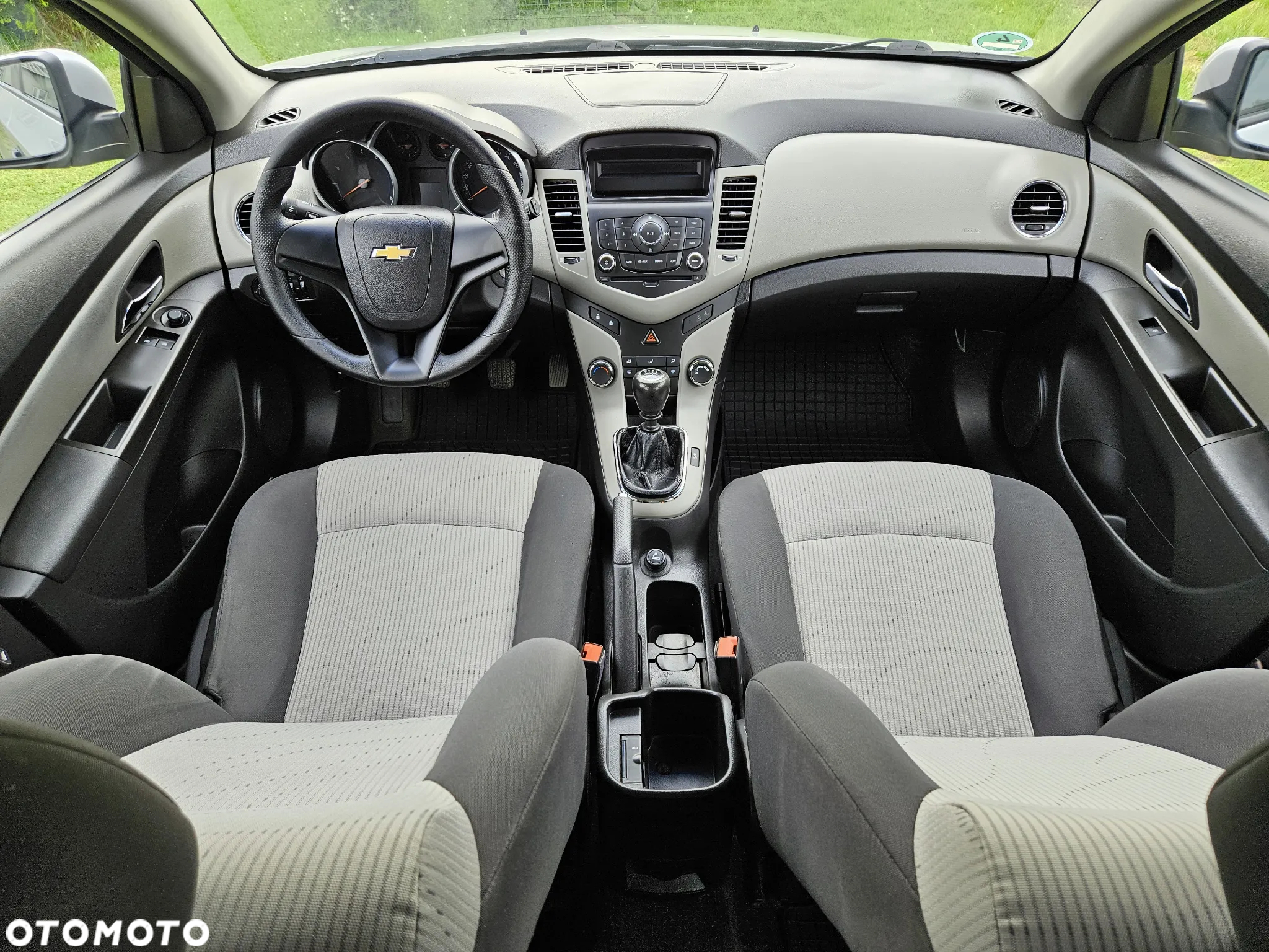 Chevrolet Cruze - 12