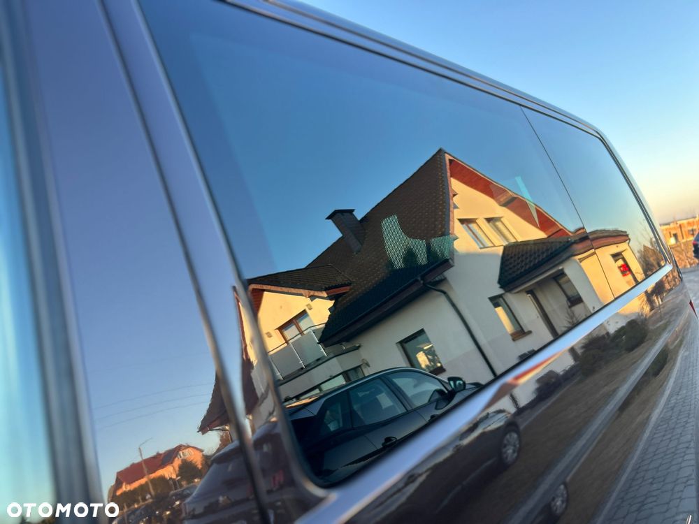Volkswagen Caravelle - 24