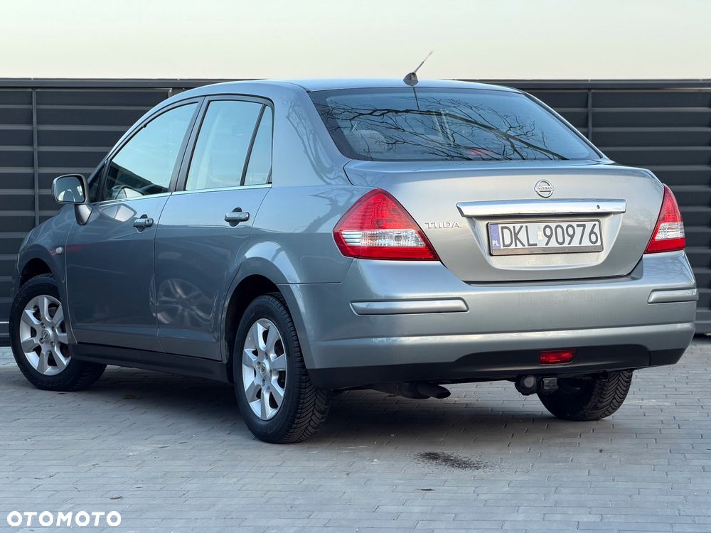 Nissan Tiida 1.8 Tekna - 4