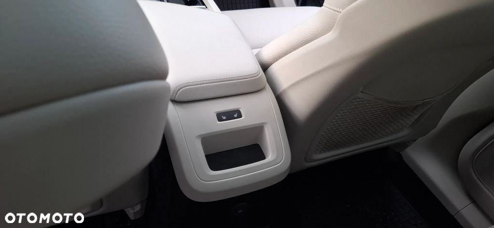 Volvo XC 60 T8 Plug-In Hybrid AWD Ultra Dark - 30